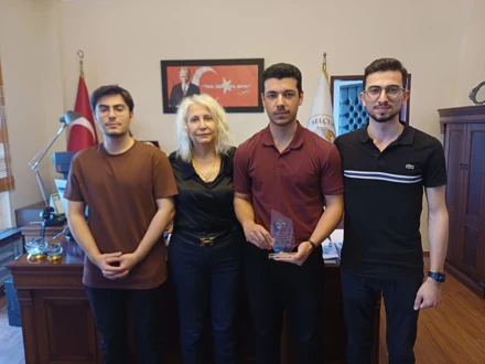 Öğrencilerimiz 2 Ödülle Döndü